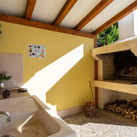Stunning In Naselje Muzini With Sauna Holiday home