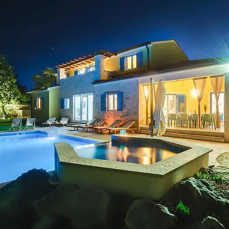 Stunning In Naselje Muzini With Sauna