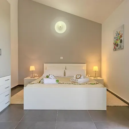 Stunning In Naselje Muzini With Sauna * Tomisici