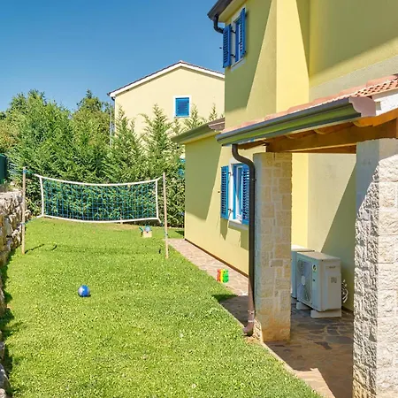 Stunning In Naselje Muzini With Sauna Tomisici