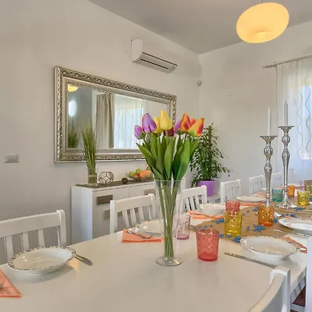 Holiday home Stunning In Naselje Muzini With Sauna