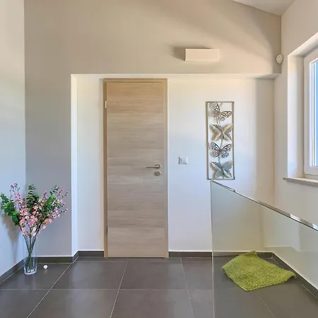 Stunning In Naselje Muzini With Sauna Holiday home Tomisici