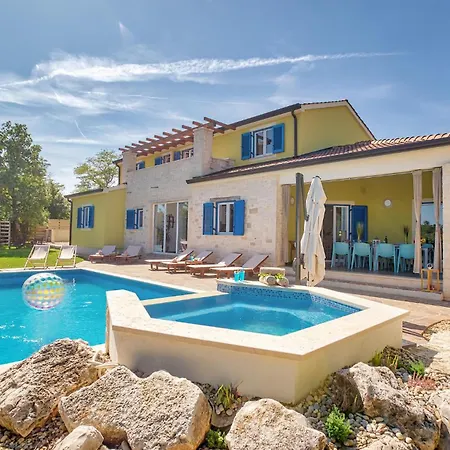 Stunning In Naselje Muzini With Sauna *